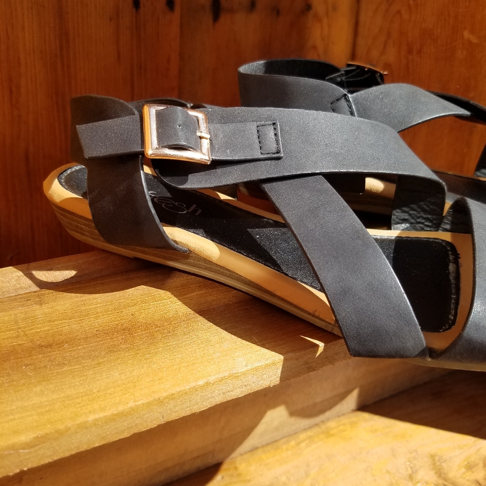 Sandals - Picture 4 of 5